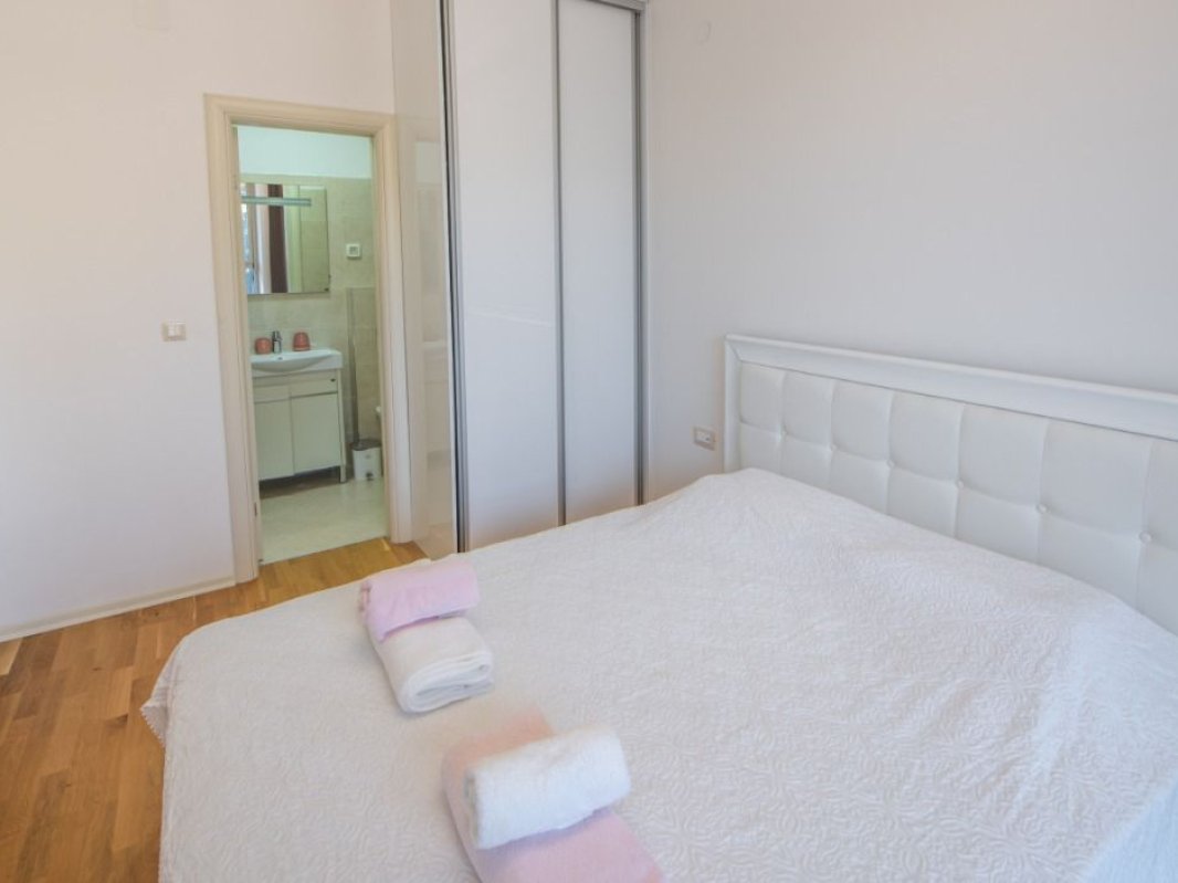 2 bedroom apartment for rent in Harmony building