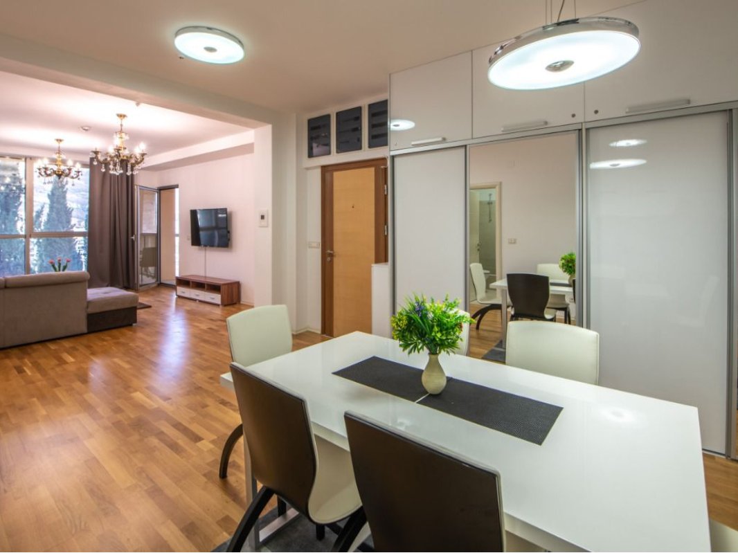 2 bedroom apartment for rent in Harmony building