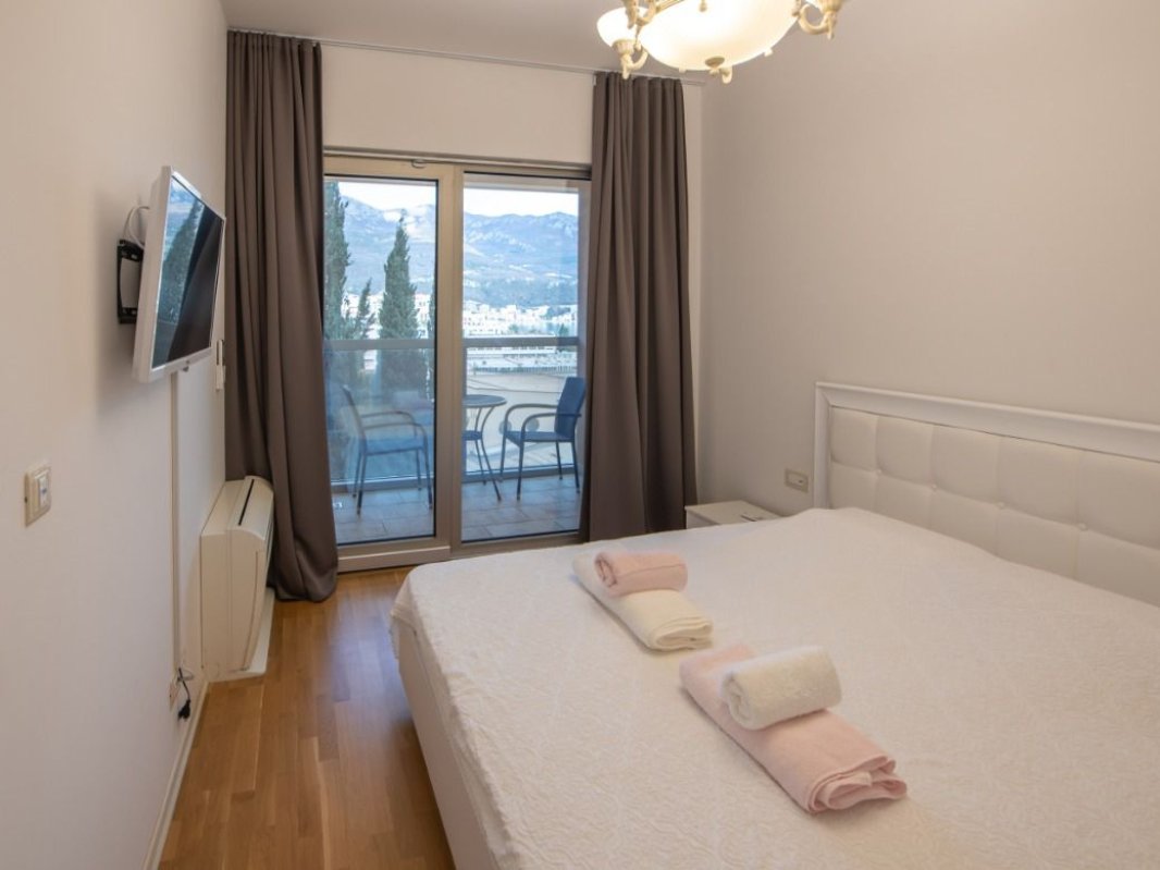 2 bedroom apartment for rent in Harmony building