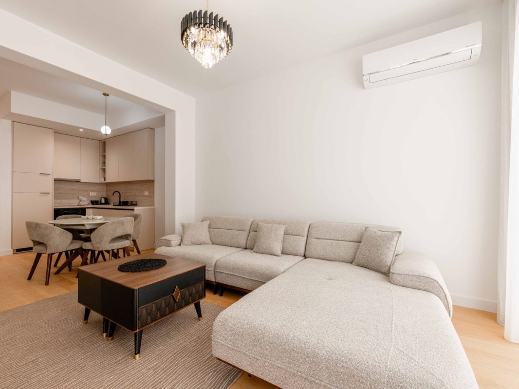 One-bedroom apartment with sea view for rent — Budva, Becici