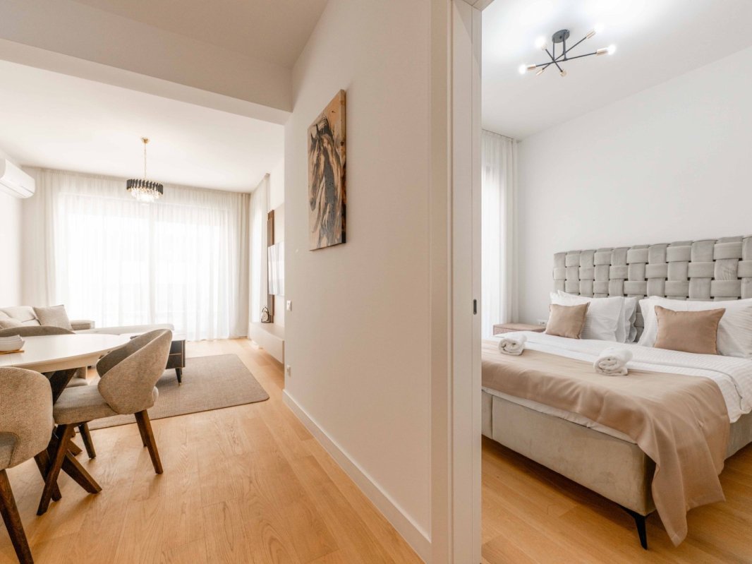 One-bedroom apartment with sea view for rent — Budva, Becici