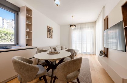 One-bedroom apartment with sea view for rent — Budva, Becici