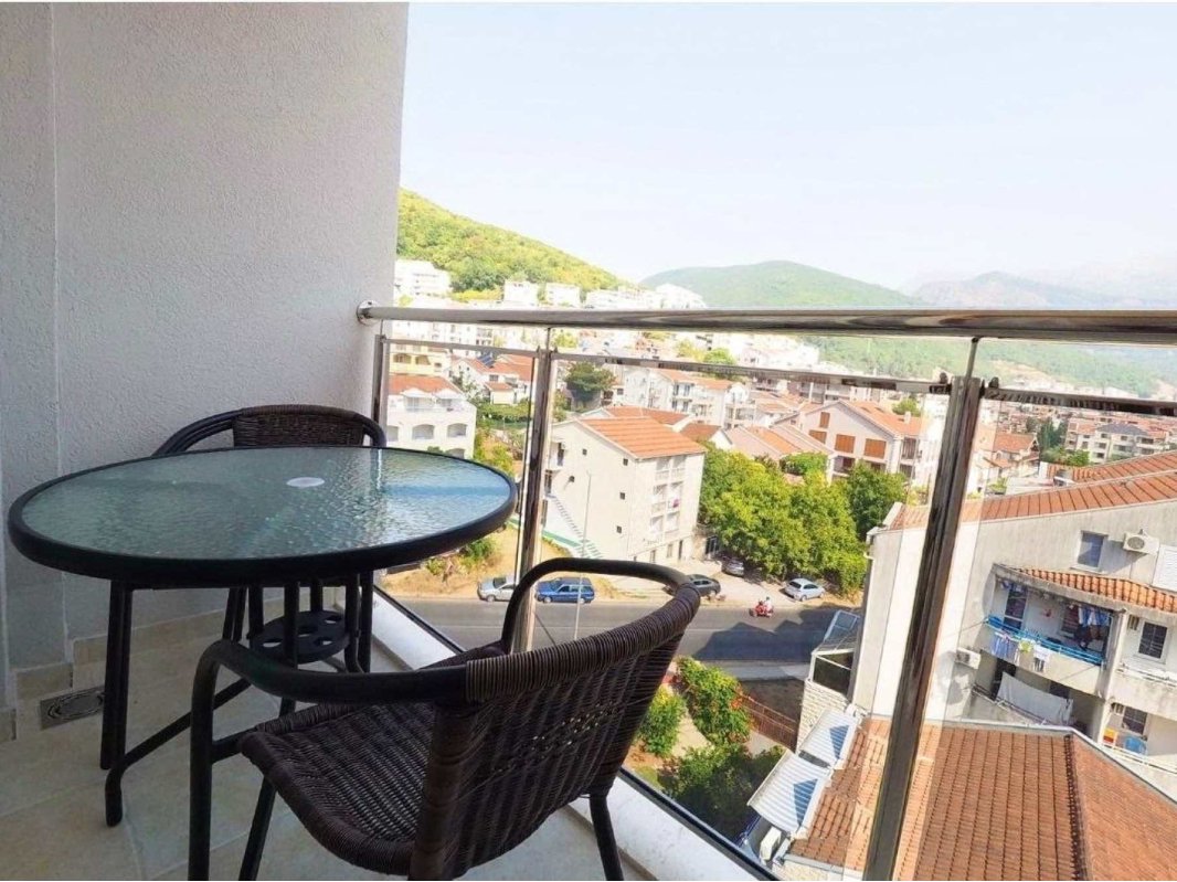 Stan za izdavanje sa 1 spavaćom sobom u centru Budve — 200 m do mora