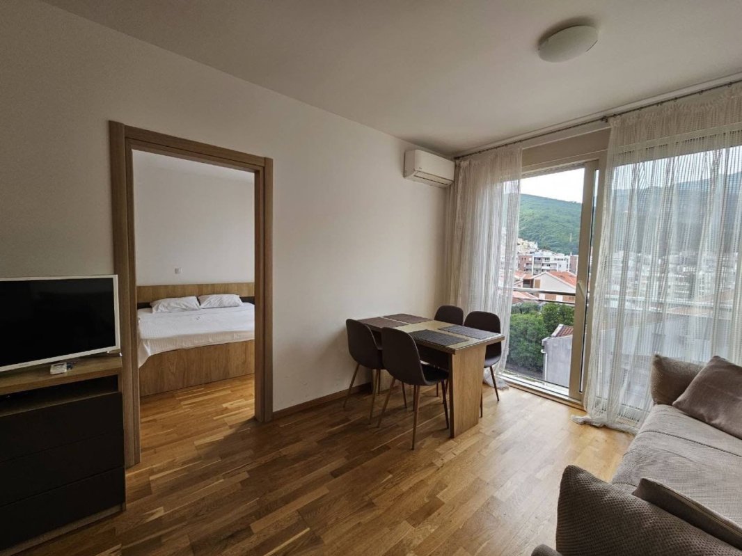 Apartment for Rent with 1 Bedroom in Budva Centre — 200 m to the Sea