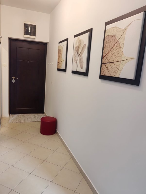 Stan sa 1 spavaćom sobom na poslednjem spratu, Budva — prodaja