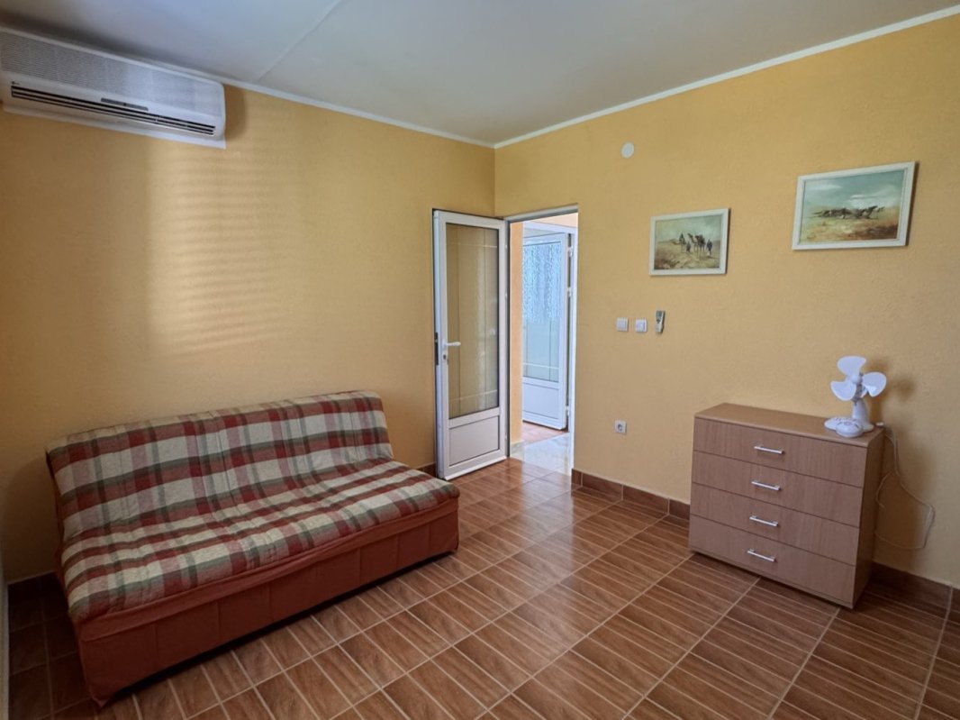 House with Garden and Mountain Views, Pelinovo — For Rent