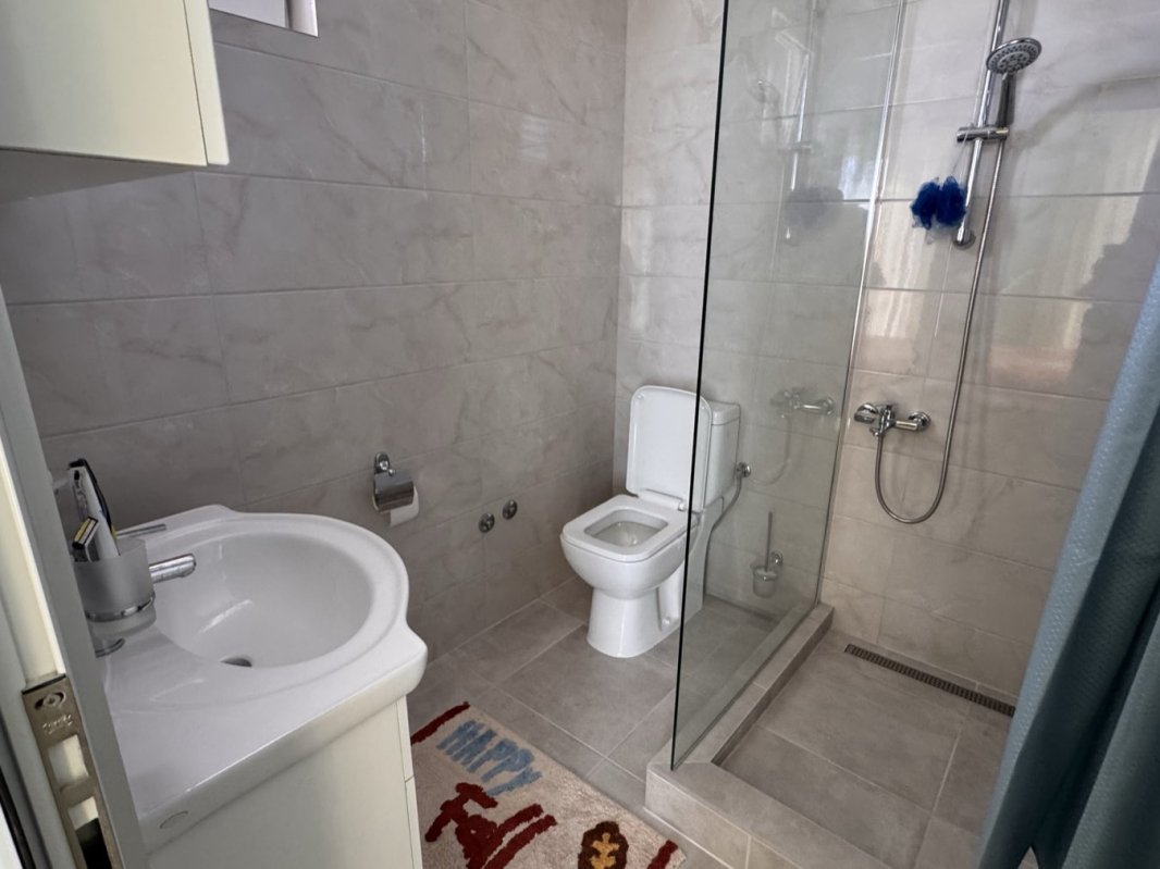 House with Garden and Mountain Views, Pelinovo — For Rent