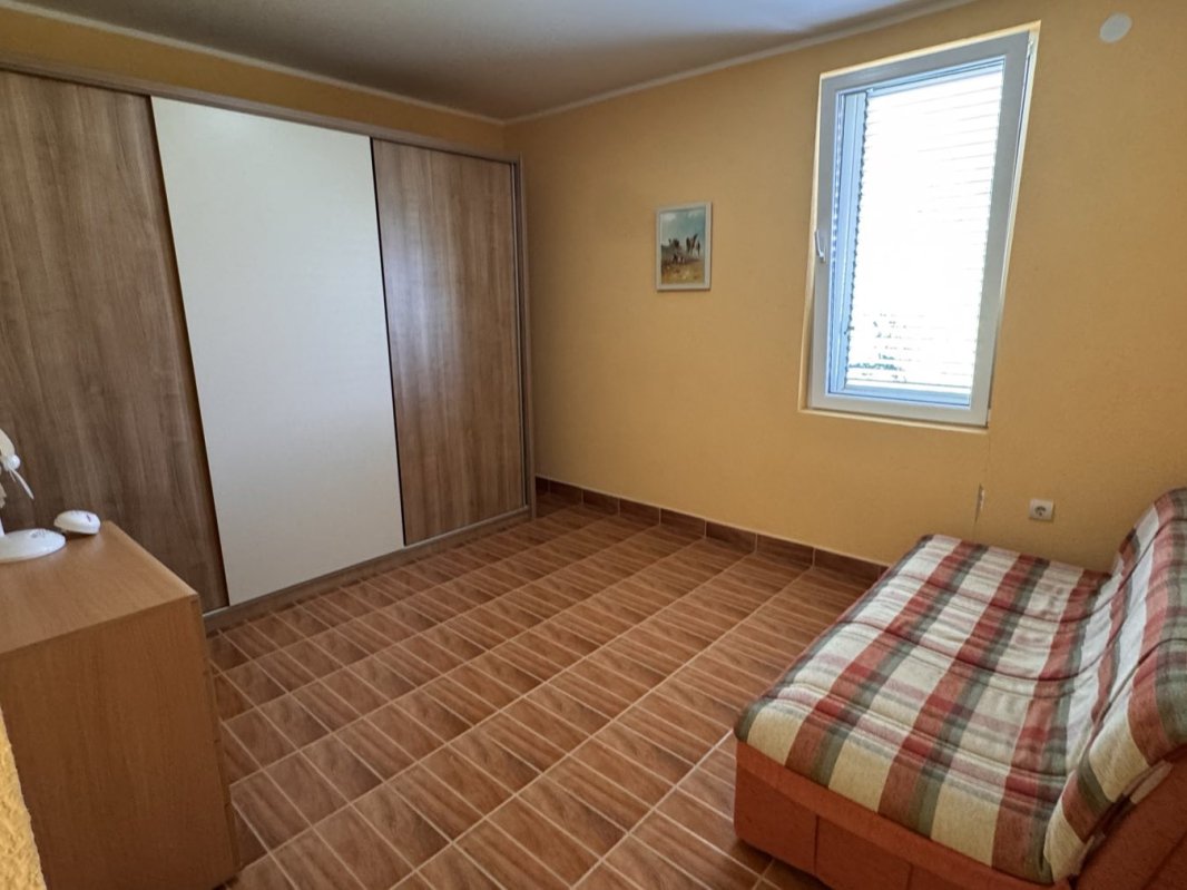 House with Garden and Mountain Views, Pelinovo — For Rent