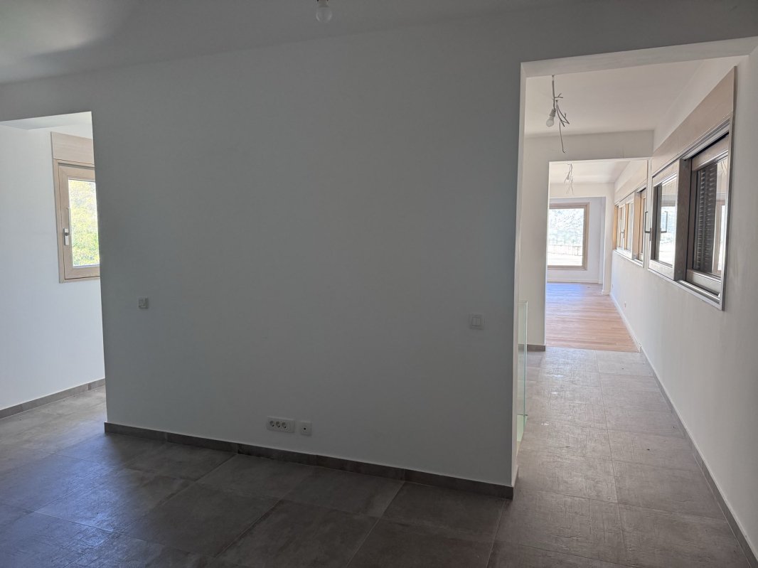 Duplex sa terasom u Pentagon, Kotor — prodaja