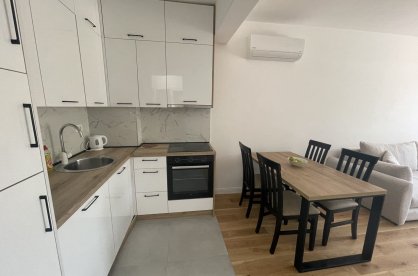 Izdavanje stana sa 1 spavaćom sobom u Budvi, blizu Montefish