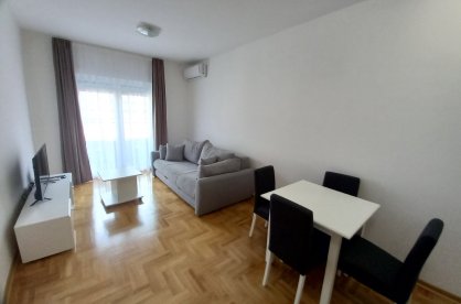 Сдаётся квартира с 1 спальней в Будве — 5 этаж, у автовокзала