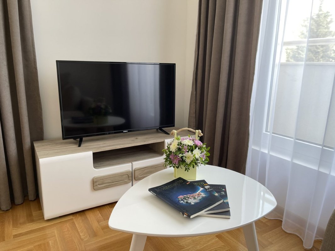 Apartment for Rent with 1 Bedroom in Budva — Maslinjak Street, 600 m to the Sea