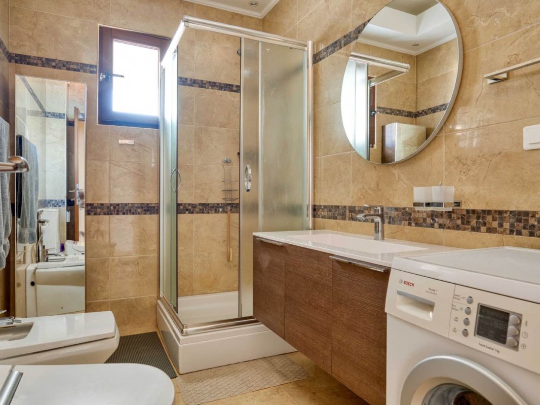 House for Sale with 3 Bedrooms and Sea View — Tivat