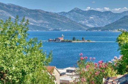 House for Sale with 3 Bedrooms and Sea View — Tivat