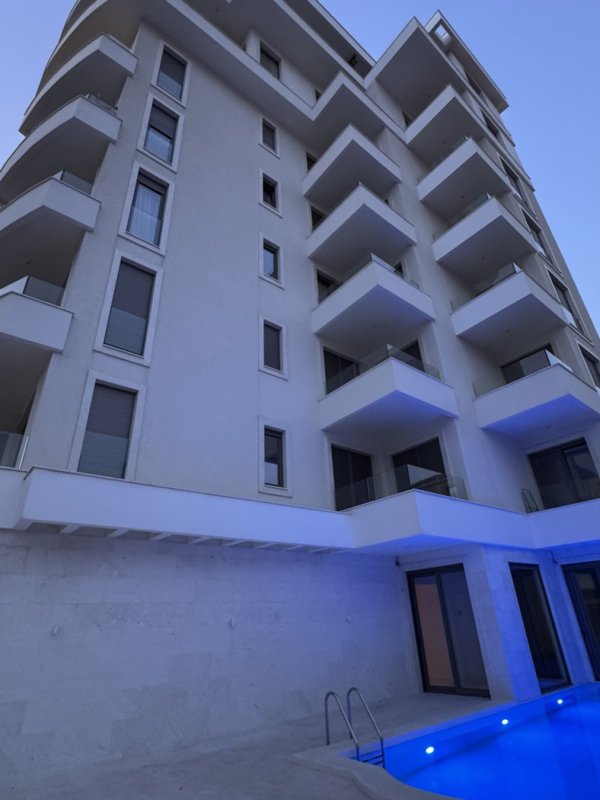 Stan sa 2 spavaće sobe u Montesa Hill, Bečići — prodaja