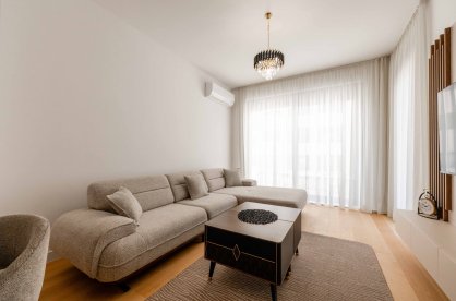 One-bedroom apartment with sea view for rent — Budva, Becici